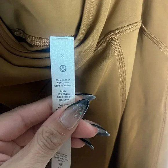 Lululemon power thru high rise crop 23” size 8 - Picture 4 of 5